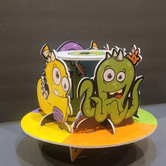 HALLOWEEN MONSTER TREAT STAND WITH CONES AND TARGET HYDE AND EEK WALL STICKERS - Picture 4 of 16